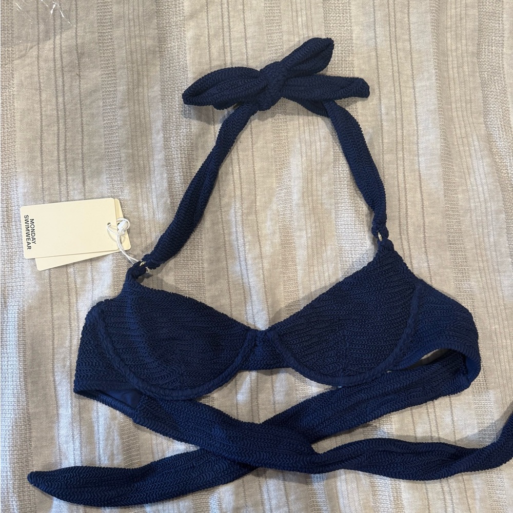 Monday Swimwear Honolulu Top Midnight Crinkle